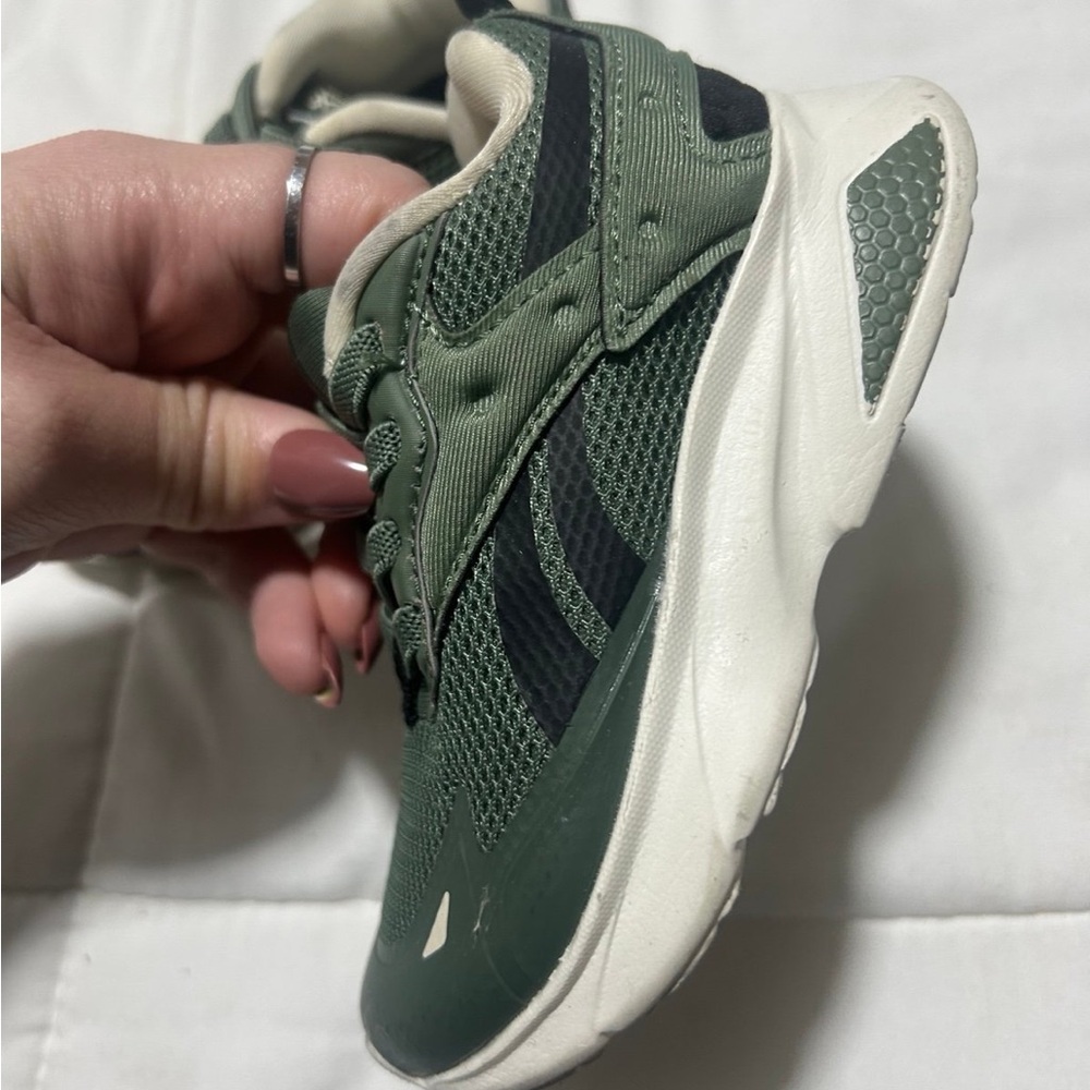 Reebok Toddler Green and Black Sneakers